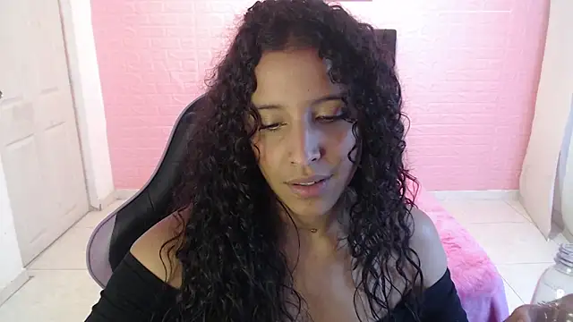 Snapshot of DULCE1609 chatting on April 2026 01:42:02 AM DULCE1609 online show from April 2026 01:42:02 AM