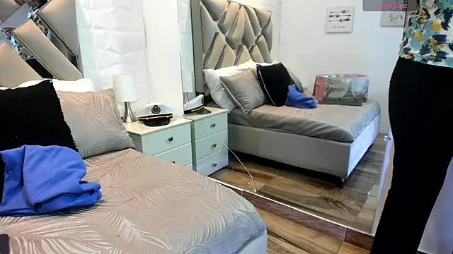 raquell moore online show from October 2025 11:40:01 AM