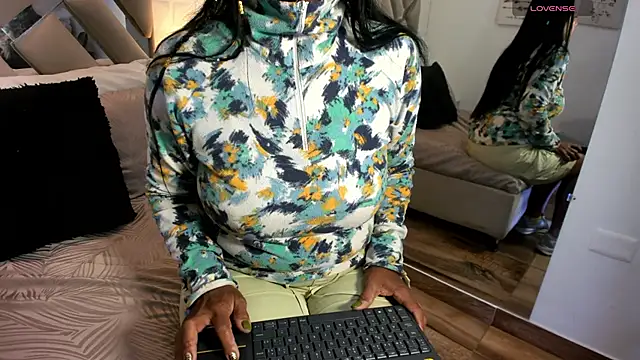 raquell moore online show from October 2025 11:09:02 AM