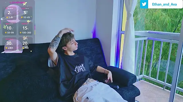 Snapshot of ethan_and_ava chatting on October 2025 12:37:01 PM ethan and ava online show from October 2025 12:37:01 PM
