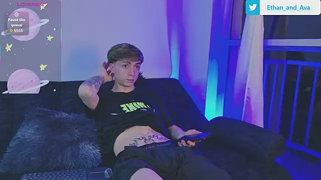 Snapshot of ethan_and_ava chatting on October 2025 02:34:01 AM ethan and ava online show from October 2025 02:34:01 AM