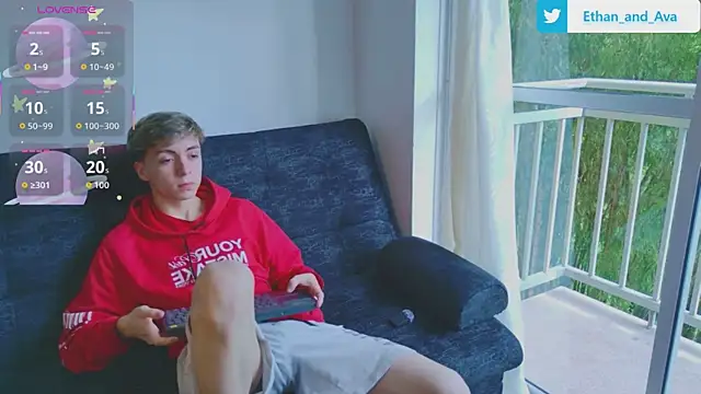 Snapshot of ethan_and_ava chatting on October 2025 01:12:02 PM ethan and ava online show from October 2025 01:12:02 PM