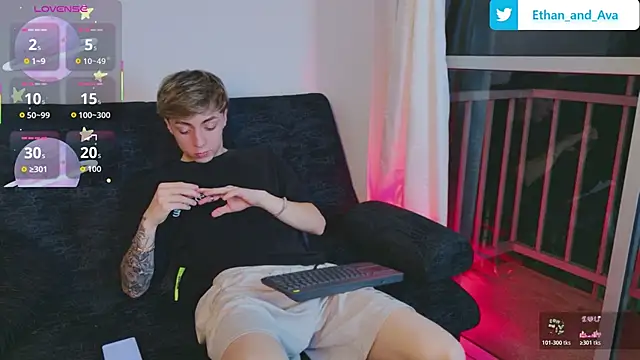 Snapshot of ethan_and_ava chatting on October 2025 02:37:02 AM ethan and ava online show from October 2025 02:37:02 AM
