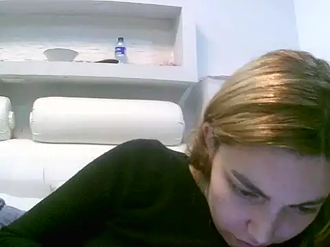 VittoriaTaylor online show from November 2025 02:03:01 AM