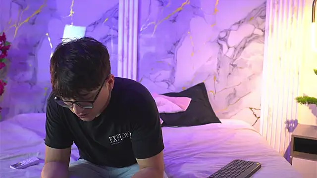 vanilla hot online show from November 2025 01:32:01 PM