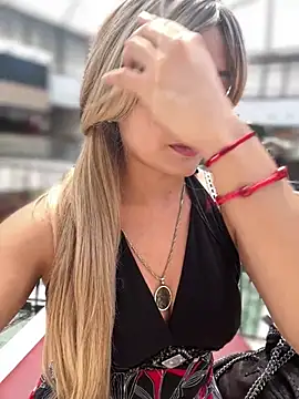 monicavictoria1301 online show from May 2026 01:41:01 PM