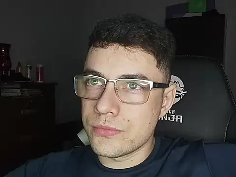 Dyllan   online show from October 2025 01:38:01 AM