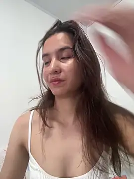 Snapshot of Bella_still chatting on February 2026 01:44:01 PM Bella still online show from February 2026 01:44:01 PM