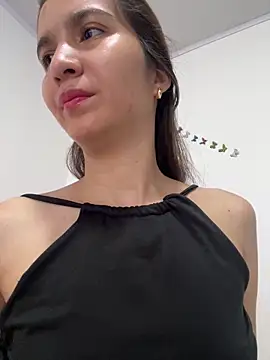 Snapshot of Bella_still chatting on April 2026 01:52:01 PM Bella still online show from April 2026 01:52:01 PM