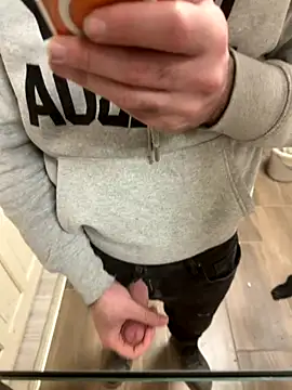 Snapshot of Klaus298 chatting on December 2025 07:02:02 AM Klaus298 online show from December 2025 07:02:02 AM