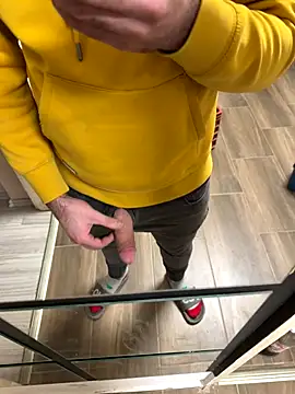 Snapshot of Klaus298 chatting on December 2025 04:03:01 PM Klaus298 online show from December 2025 04:03:01 PM