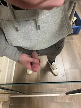 Snapshot of Klaus298 chatting on February 2026 03:16:01 PM Klaus298 online show from February 2026 03:16:01 PM