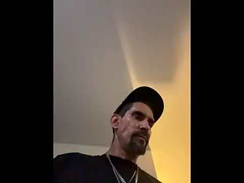 Snapshot of hornycouple818 chatting on November 2025 05:20:01 AM hornycouple818 online show from November 2025 05:20:01 AM