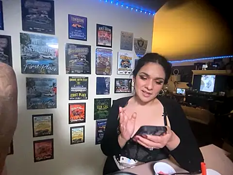 Snapshot of hornycouple818 chatting on November 2025 04:12:01 AM hornycouple818 online show from November 2025 04:12:01 AM