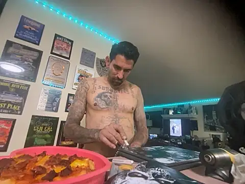 Snapshot of hornycouple818 chatting on November 2025 09:42:02 AM hornycouple818 online show from November 2025 09:42:02 AM