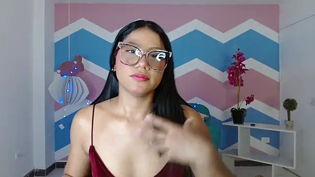 Snapshot of miss_honey01 chatting on January 2025 05:51:02 PM miss honey01 online show from January 2025 05:51:02 PM