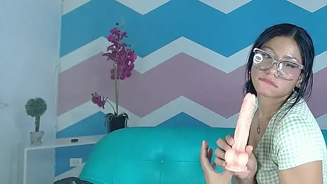 Snapshot of miss_honey01 chatting on January 2025 08:53:02 AM miss honey01 online show from January 2025 08:53:02 AM