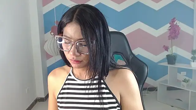 Snapshot of miss_honey01 chatting on March 2025 02:48:01 AM miss honey01 online show from March 2025 02:48:01 AM