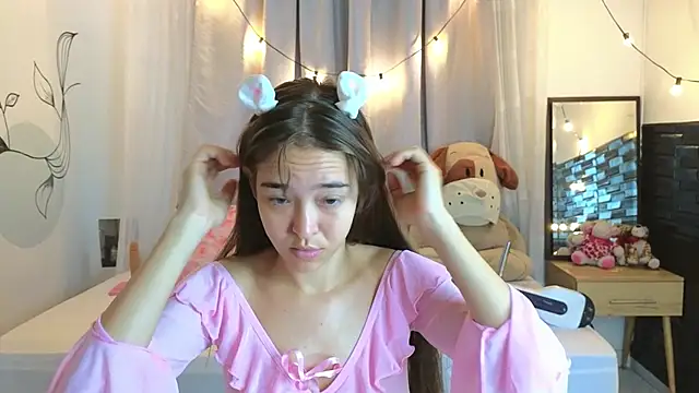 SERAFINA  online show from December 2025 11:30:02 AM