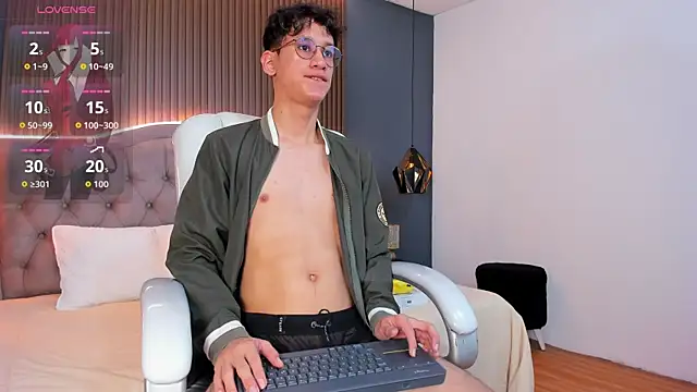 Cum hunters online show from October 2025 07:25:02 PM