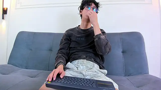 Cum hunters online show from June 2026 03:26:01 AM