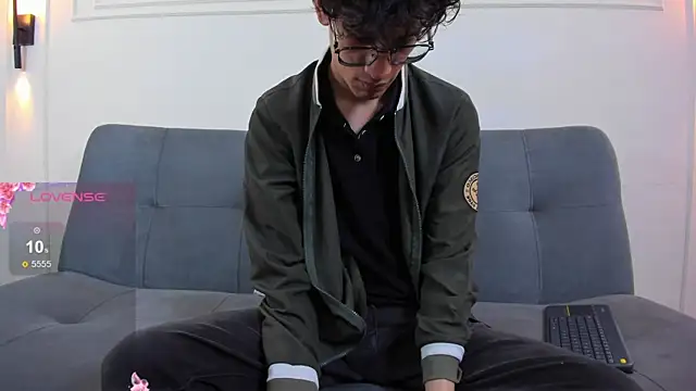 Cum hunters online show from June 2026 03:17:01 AM