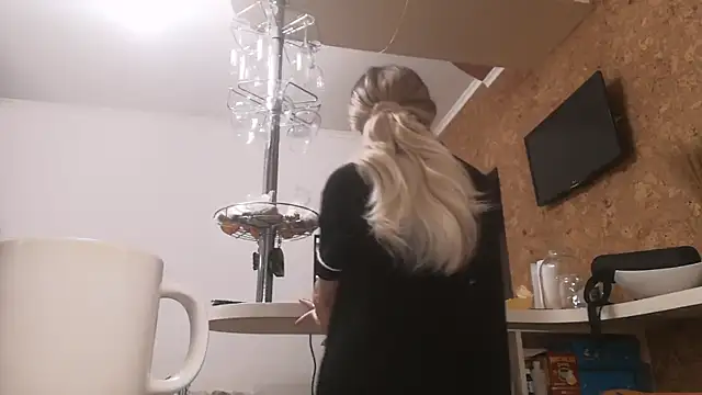 LilianaStrey online show from January 2025 11:14:02 PM
