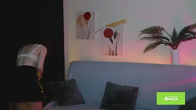 Snapshot of miuri_miy chatting on February 2025 04:04:01 PM miuri miy online show from February 2025 04:04:01 PM