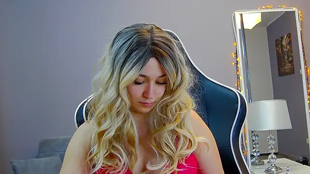 Snapshot of Eva_Lovvia_ chatting on March 2025 07:39:01 PM Eva Lovvia  online show from March 2025 07:39:01 PM