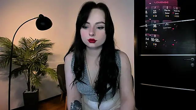 Snapshot of Noirael chatting on April 2026 03:30:02 PM Noirael online show from April 2026 03:30:02 PM