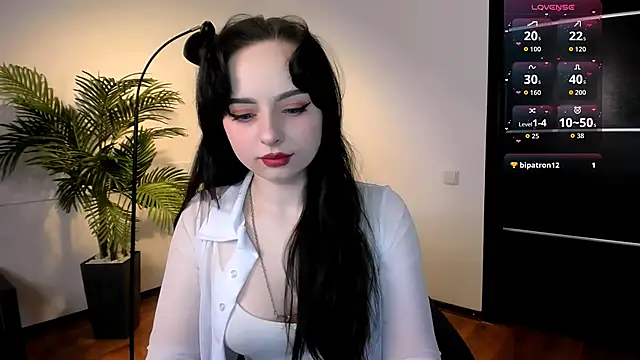 Snapshot of Noirael chatting on April 2026 03:39:01 PM Noirael online show from April 2026 03:39:01 PM
