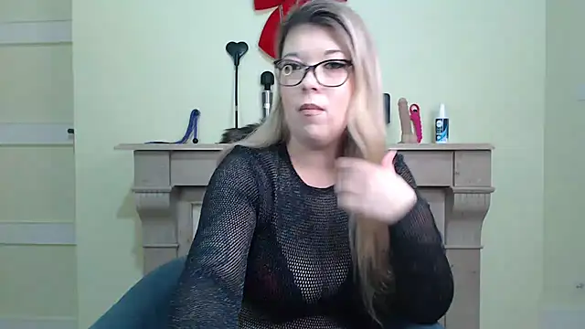 Snapshot of kamilalova chatting on April 2026 02:03:02 PM kamilalova online show from April 2026 02:03:02 PM