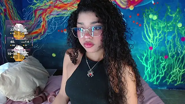 lucie petite online show from November 2025 06:42:02 PM