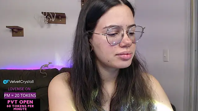 crystalll room online show from October 2025 06:56:01 AM