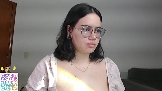 crystalll room online show from June 2026 02:53:02 AM