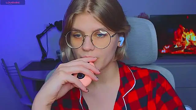 Snapshot of _JessieVibes chatting on February 2025 04:42:02 PM JessieVibes online show from February 2025 04:42:02 PM