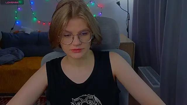 Snapshot of _JessieVibes chatting on October 2025 12:41:02 PM JessieVibes online show from October 2025 12:41:02 PM