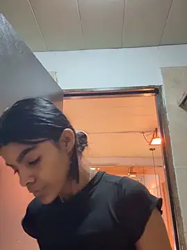 Snapshot of BriannaRoses chatting on March 2026 04:06:01 AM BriannaRoses online show from March 2026 04:06:01 AM