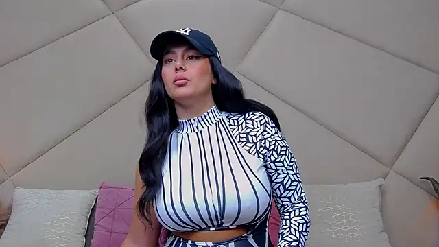 ChloeFrost online show from September 2025 05:00:02 AM