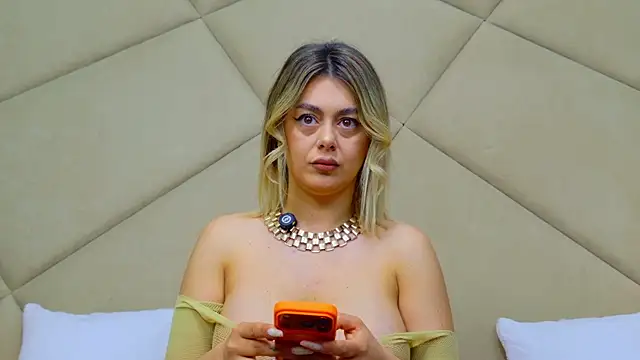 ChloeFrost online show from May 2026 05:04:01 AM