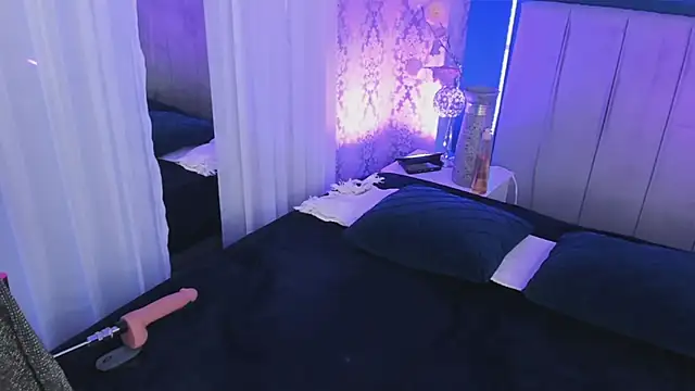 JeanneSabatier online show from November 2025 08:18:01 PM