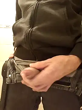 Snapshot of Speedyx0 chatting on January 2025 04:44:02 AM Speedyx0 online show from January 2025 04:44:02 AM