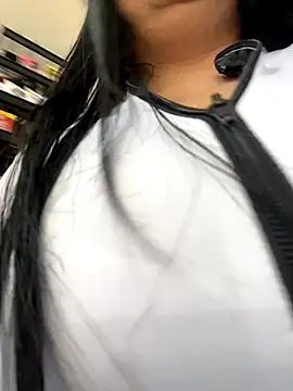 Miia Jazmin online show from October 2025 04:07:02 PM