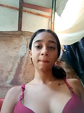 Snapshot of Zoe_Sweett18 chatting on January 2025 10:15:02 PM Zoe Sweett18 online show from January 2025 10:15:02 PM