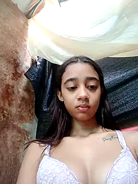 Snapshot of Zoe_Sweett18 chatting on February 2025 12:47:01 PM Zoe Sweett18 online show from February 2025 12:47:01 PM