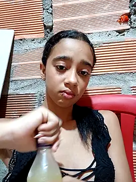Snapshot of Zoe_Sweett18 chatting on September 2025 12:26:01 PM Zoe Sweett18 online show from September 2025 12:26:01 PM