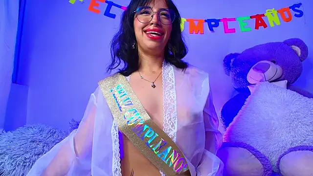 Snapshot of MiaFlamesxxx chatting on November 2025 04:12:02 AM MiaFlamesxxx online show from November 2025 04:12:02 AM