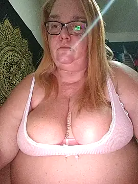 diosacurvy1984 online show from October 2025 09:02:02 PM