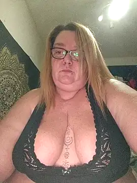 diosacurvy1984 online show from February 2026 11:41:02 PM