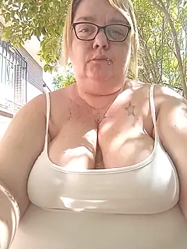 diosacurvy1984 online show from June 2026 10:15:01 AM